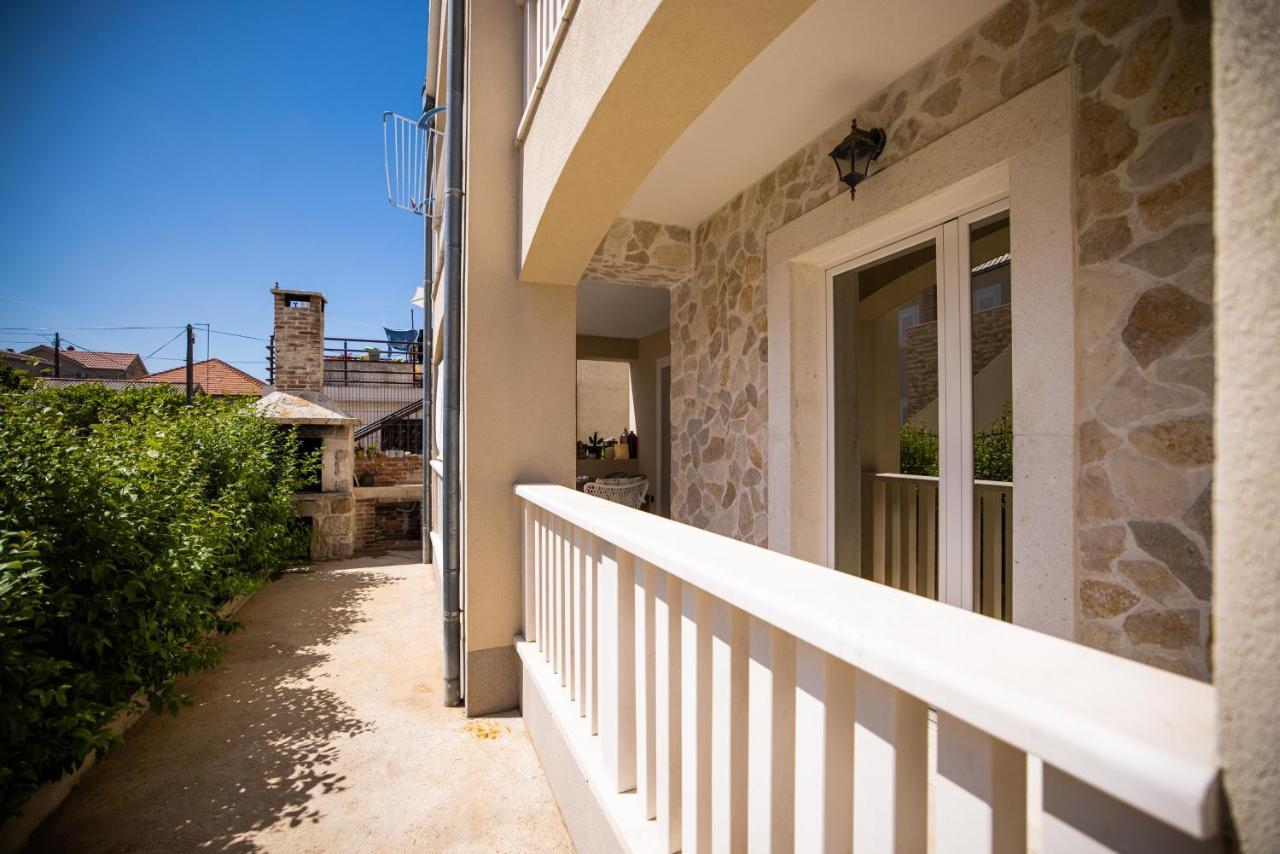 Villa Klaudia With Pool Zadar Buitenkant foto